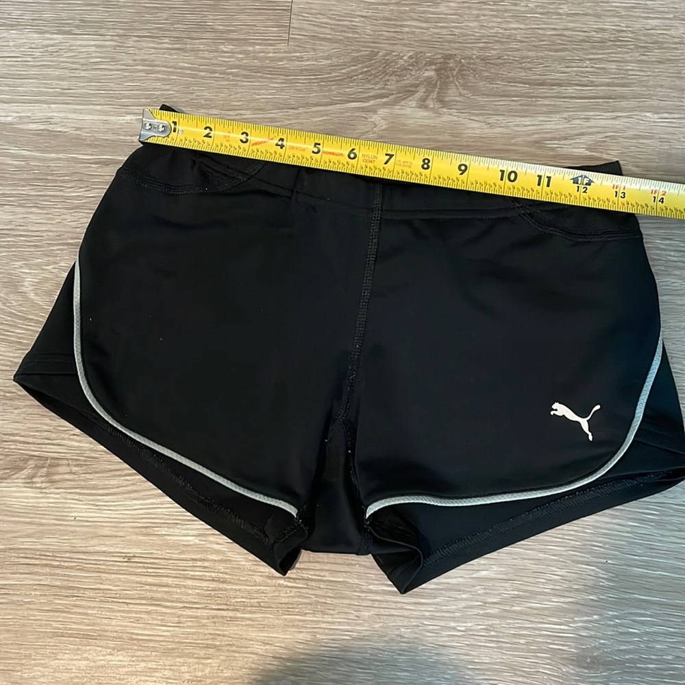❤️Puma workout shorts